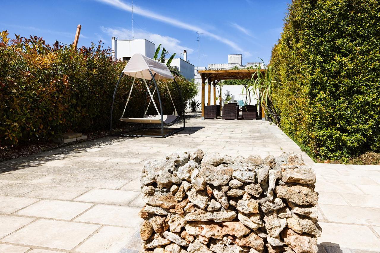Отель Il Giardino Di Flora Con Piscina Лечче Экстерьер фото